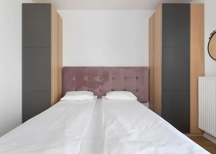 Апартаменты Chmielna Riverside Premium With Parking In The Centre By Renters